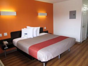 Motel 6-Greenville, SC