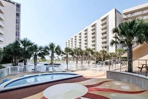 Gorgeous beachfront condo shared pool and beach access