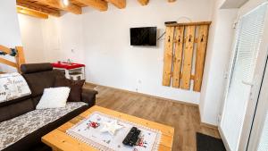 Apartment house with sauna and jacuzzi Svätý Kríž 1