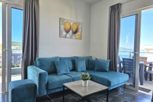 Christine Sunny Corner 004 w Sea View Balcony - Happy Rentals