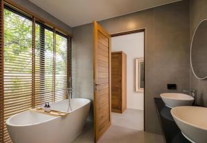 Villa Aurora Luxury Hideaway Premium Beautiful Pool Villa in Bangrak