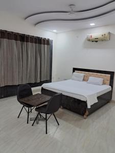 PLAY HOTEL PREET RESIDENCY couple friendly
