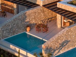 Doci Kelios - Serenity Suites with Private Heated Pools, by ZanteWize