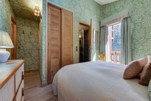 Val DIllaz by One of A Kind Travel
