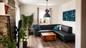 Moderne Ferienwohnung mit Garten und Carport, Nähe Salzburg