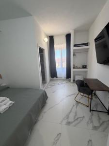 Alexandra Rooms & Suitess II