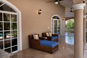Luxury 5BR Villa with Private Pool and Garden