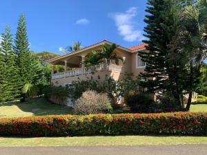 Luxury 5BR Villa with Private Pool and Garden