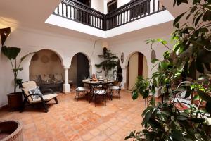 Riad Jakar, top location, 10 people