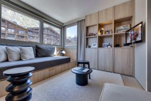 Solaise 203 by One of A Kind Travel