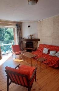 Maison de village Base-rando Margeride 1 Appart 6 personnes et 1 Duplex 8 personnes