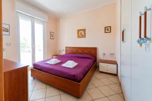 GuestHost - Comfy Balcony Flat with Sea View