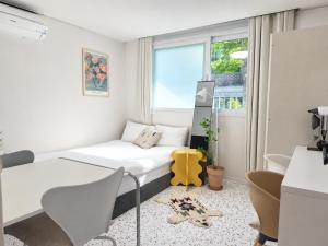 May Story House