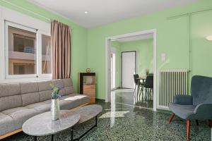 Zetas House, 550m from Agios Antonios Metro