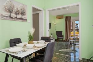 Zetas House, 550m from Agios Antonios Metro