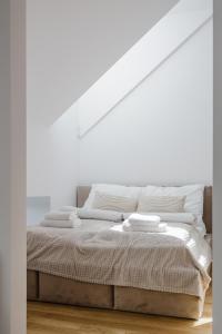 Mural Apartment by KRAMM