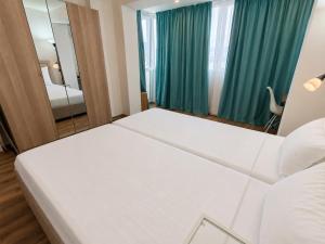 Spesious apt "Studentska" with sea view