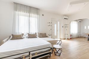 Villa Guerrazzi - 5 Bedrooms, 5 Bathrooms, Private Parking - P r a t u r e c c i Group