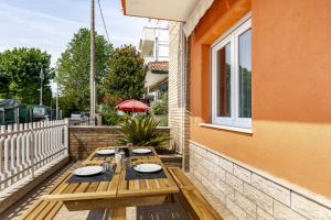Villa Guerrazzi - 5 Bedrooms, 5 Bathrooms, Private Parking - P r a t u r e c c i Group
