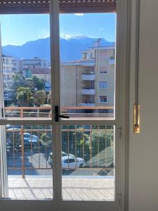 Bright family apartment with balcony & parking