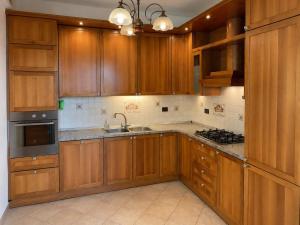 Bright family apartment with balcony & parking