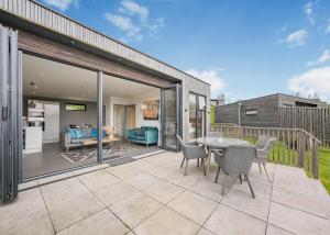 Swanborough Lakes Luxury Lodges