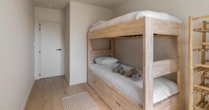 Stylish renovated apartment near the sea