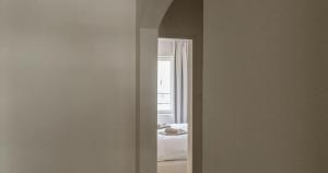 Stylish renovated apartment near the sea