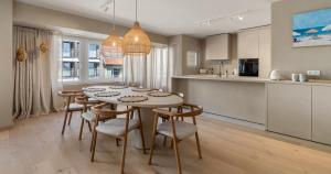 Stylish renovated apartment near the sea