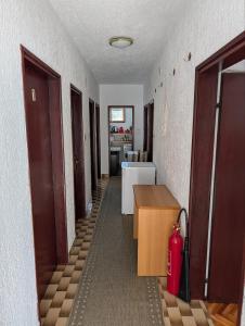 Rotes Appartment am Meer mit Meerblick ca 180 Meter Luftlinie vom Strand
