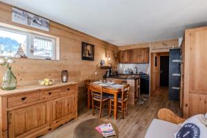 Slow Chalet Ski Soleil Ski-inSki-out Terrace walk everywhere !