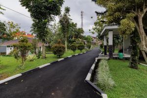 RedDoorz Resort at Tridaya Cisarua Puncak