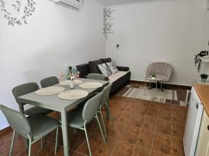 Zoli Apartmanok-Maya Kölcsey 34-36