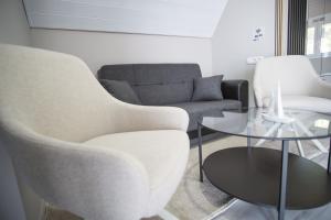 Sunny Home Loutraki is a modern studio with views of the bay and mountains with private parking