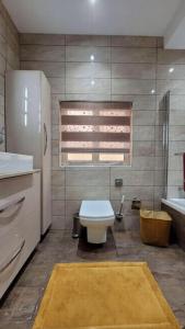 Cozy 3 Bedroom House with Large Terrace & BBQ