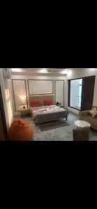 Bo-Teak 5bhk service apartment, Yashobhoomi centre