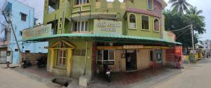 Sri Sai Lodge