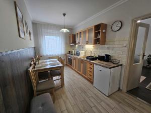 Zoli Apartmanok-Balcony Kölcsey 32