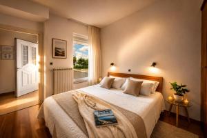 Terra Magica Deluxe Sea View Apartment or Room with Free Parking