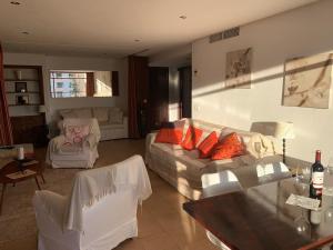 Sunset Pool - La Nogalera - City Center
