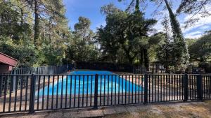 Appartement 61 metres carrés plus terrasse privée 85 mètres carrés donnant accés direct à la piscine