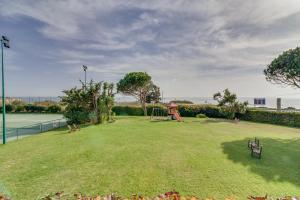 Cascais Chic Apartment with Pool and parking
