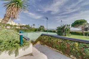 Cascais Chic Apartment with Pool and parking