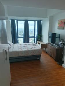 Luxury 2-BR, 2 Baths Condo at 38 Park Ave with Panoramic View