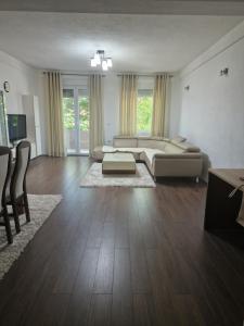 Nikolov Apartments