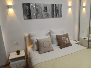 Kyiv Cocoon, Warm & Unique Apartment near Rail Station