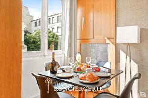 Charmant appartement a deux pas des ChampsElysees