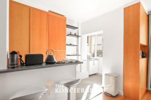 Charmant appartement a deux pas des ChampsElysees