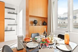 Charmant appartement a deux pas des ChampsElysees