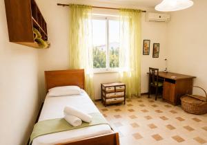 Spacious 3BR Apartment for 8 with 2 Balconies